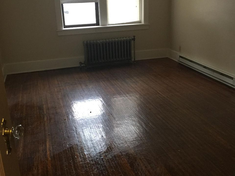 2nd image of 100 Salina St APT 4