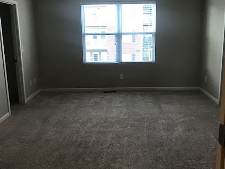 Eagle View Luxury Apartments — Photo 191