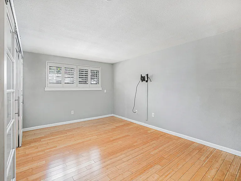 1032 N Clarkson St — Photo 10