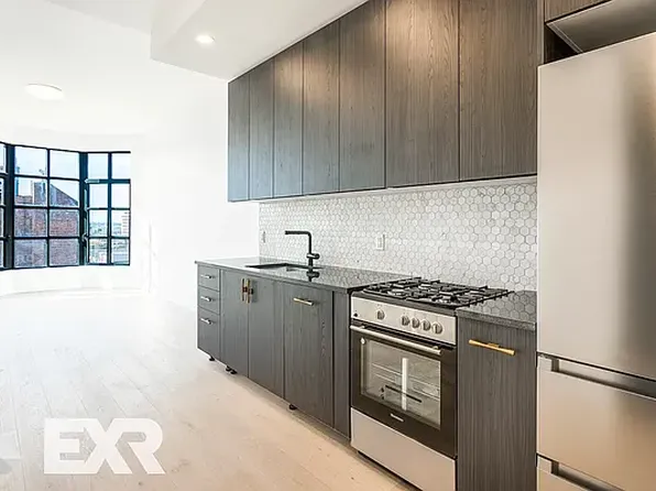 875 4th Avenue image 4 of 26