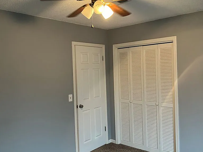 112 Blackhawk Dr — Photo 13