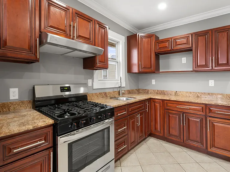 97 Welles Ave #3 — Photo 7