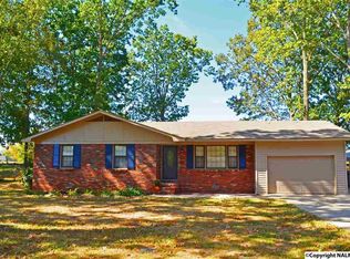 1913 Morningside Dr NW, Hartselle, AL 35640