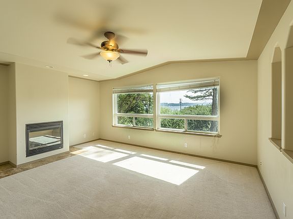 5th image of 858 Burroughs Ave
