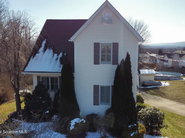 515 Lenape St, Old Forge, PA 18518