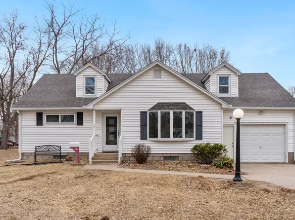 316 8th Ave, Camanche, IA 52730