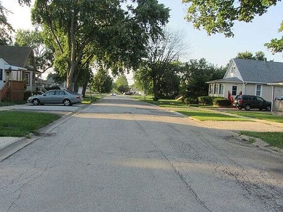 5th image of 3428 Wallace Ave