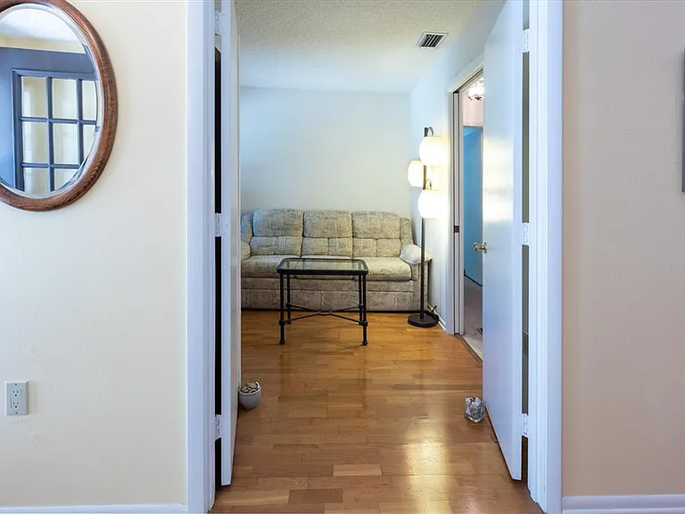 4660 La Jolla Dr — Photo 19