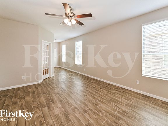 3rd image of 2722 Skyview Long Dr