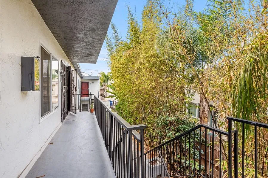 2 bed, $2,550 — Photo 2