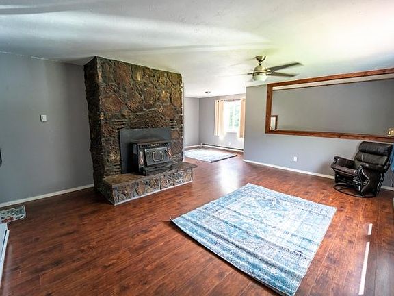 4th image of 530 Dome Mountain Ave