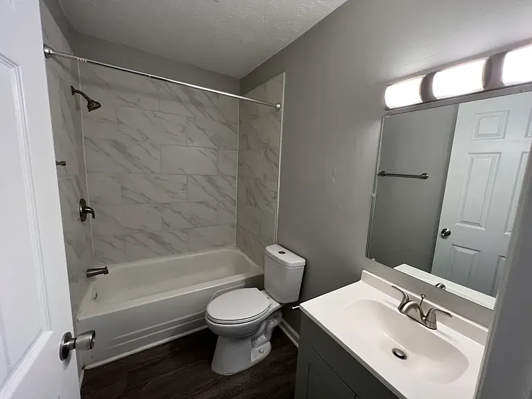 Legends Pointe Apartments — Photo 9