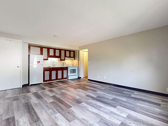 3rd image of 315 Wood St #5