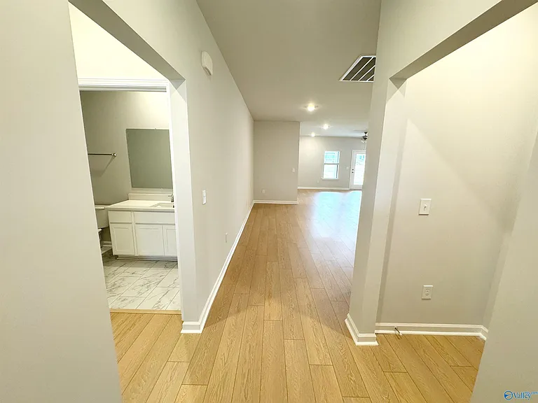 139 Little Britain St — Photo 3