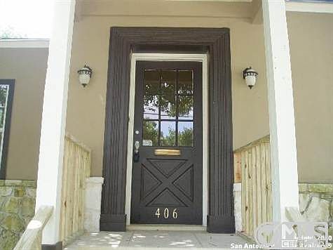 2nd image of 406 Corona St