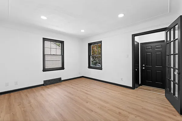 18580 Washtenaw St — Photo 3