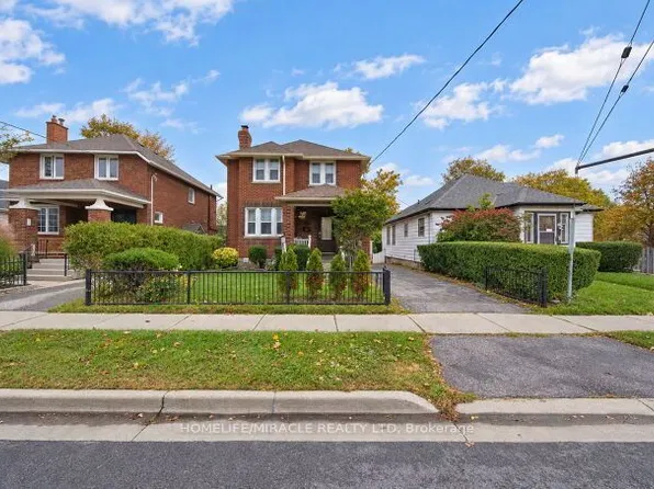 55 Park Rd N, Oshawa, ON L1J 4K8