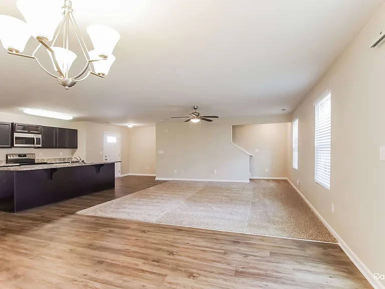 1639 Hooper Ct — Photo 4