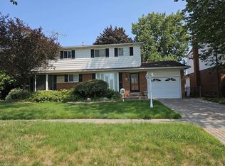 30 Mulligan Dr, Mount Clemens, MI 48043