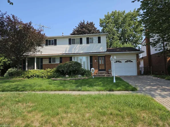 30 Mulligan Dr, Mount Clemens, MI 48043