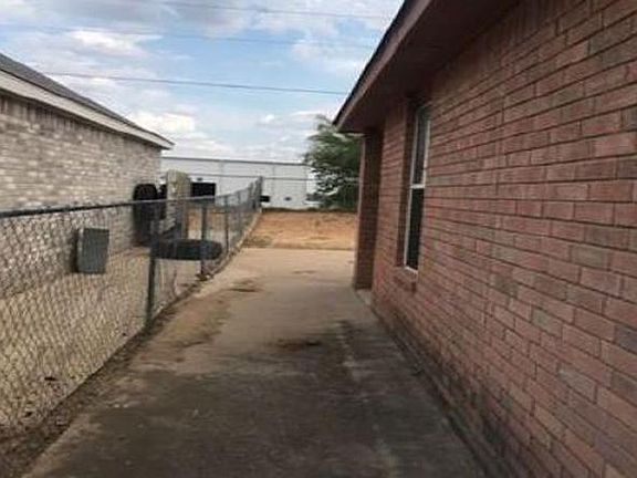 3rd image of 309 Mescalero Dr
