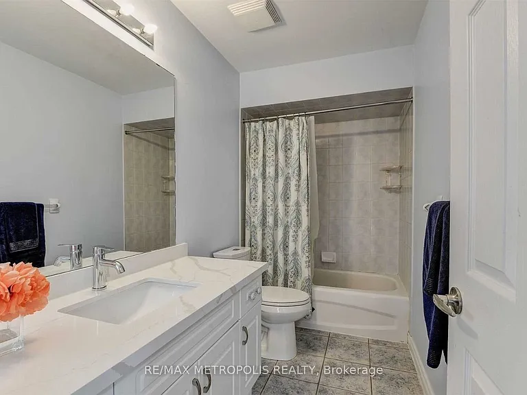 24 Viceroy Cres #MAIN — Photo 6