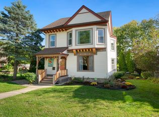 1617 Camp Ave, Rockford, IL 61103
