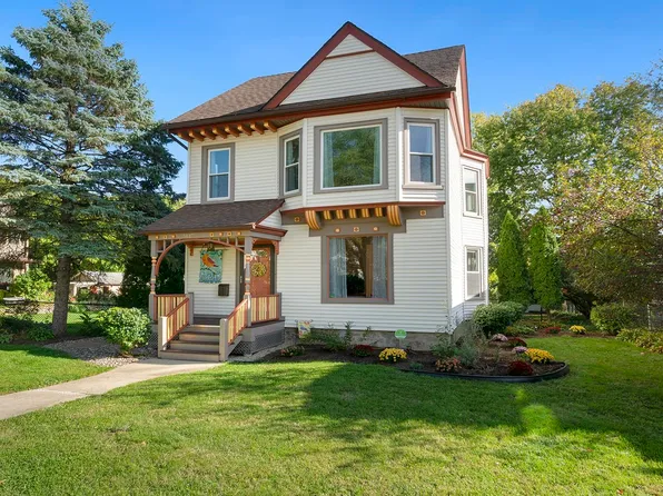 1617 Camp Ave, Rockford, IL 61103