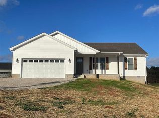4 Oakland Flatrock Rd, Oakland, KY 42159