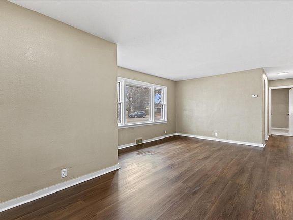 3rd image of 1900 Arlington AVENUE