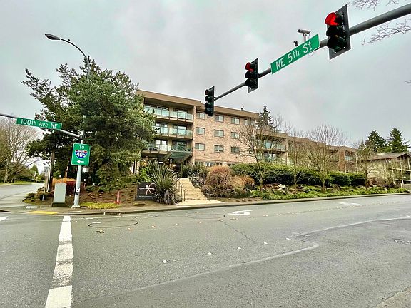 2nd image of 511 100th Ave NE APT 202