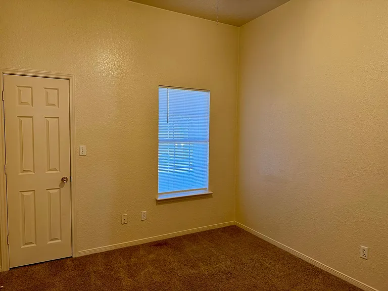 2202 Amethyst Dr — Photo 9