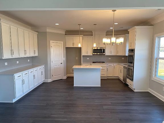 4th image of 923 Arbor Rose Dr