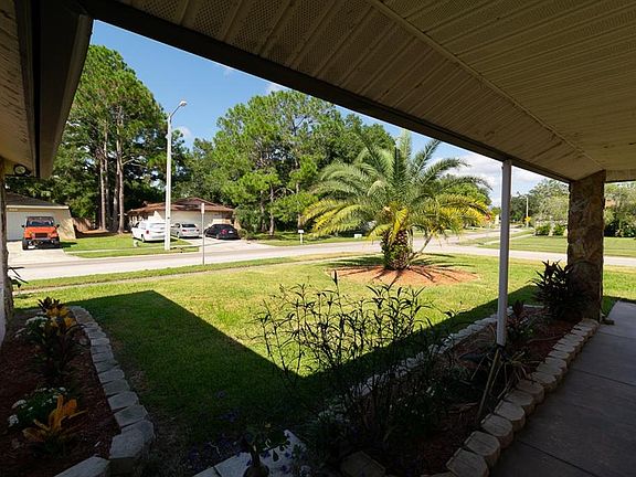 5th image of 400 Evergreen Dr