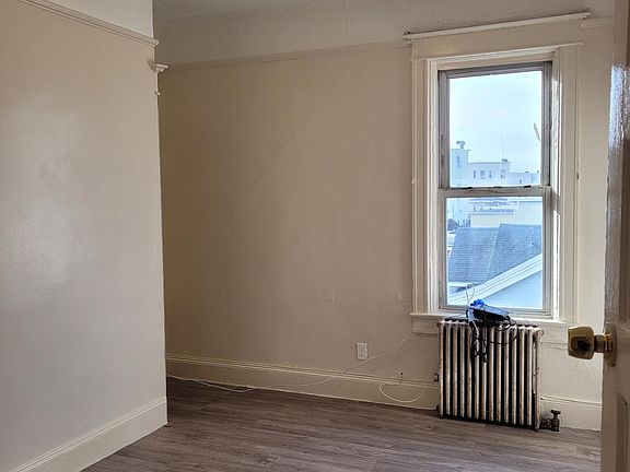 4th image of 24 William St Floor 3