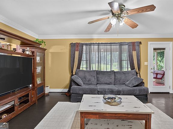 5th image of 5110 Hill Rd