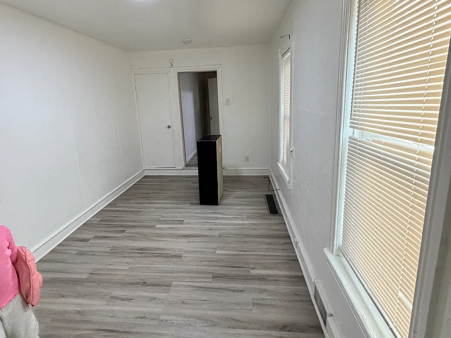 2 bed, 700 sqft, $1,300 — Photo 3