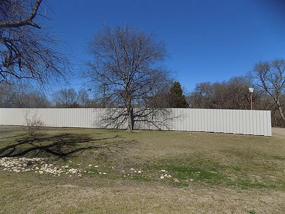 5th image of 2225 Windmill Dr