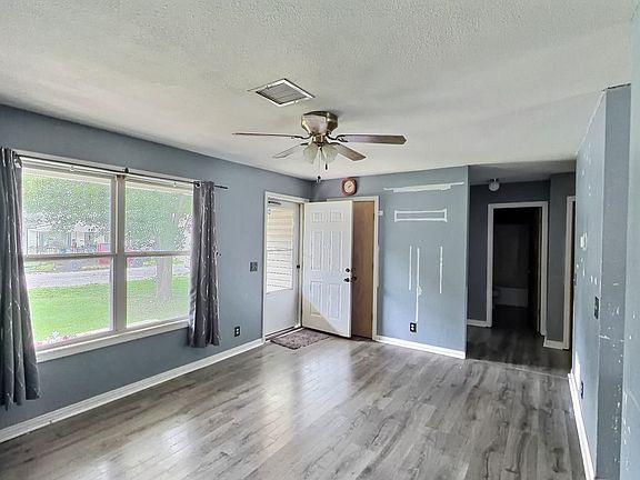 5th image of 913 N C St
