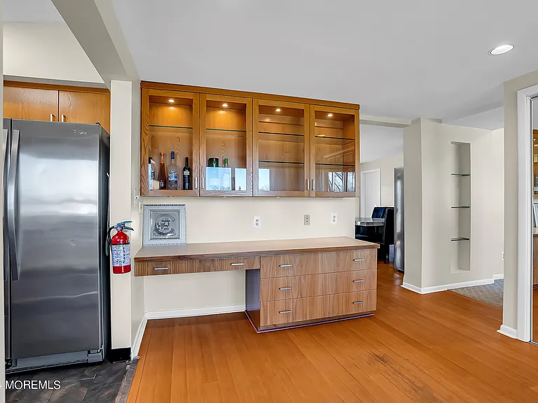 459 W Park Ave — Photo 6