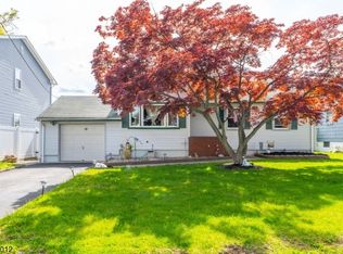 624 Roosevelt St, Roselle Park, NJ 07204