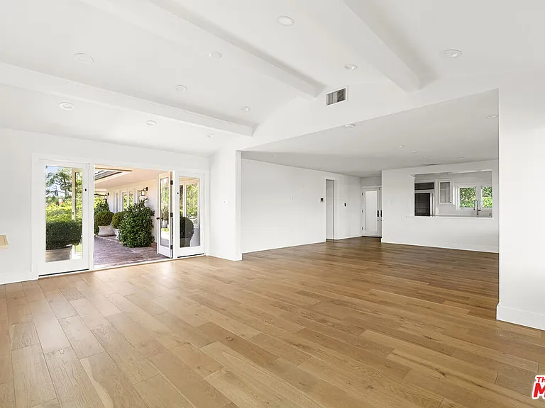 9881 Beverly Grove Dr — Photo 24