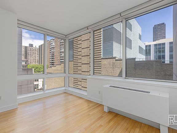 5th image of 120 Riverside Blvd APT 7U