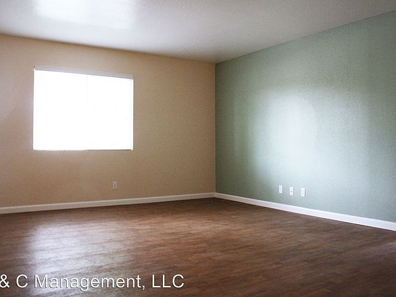 5th image of 900 Valencia Dr SE APT 10