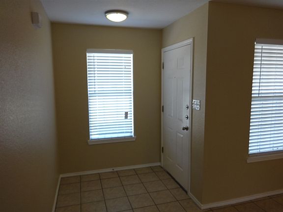2nd image of 2004 Sandstone Drive