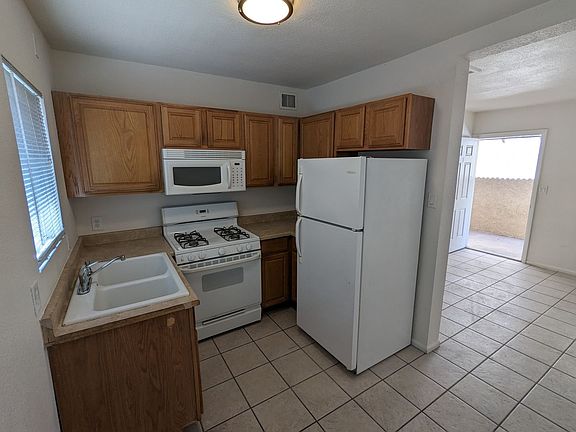 3rd image of 2430 S 5th Ave APT 8