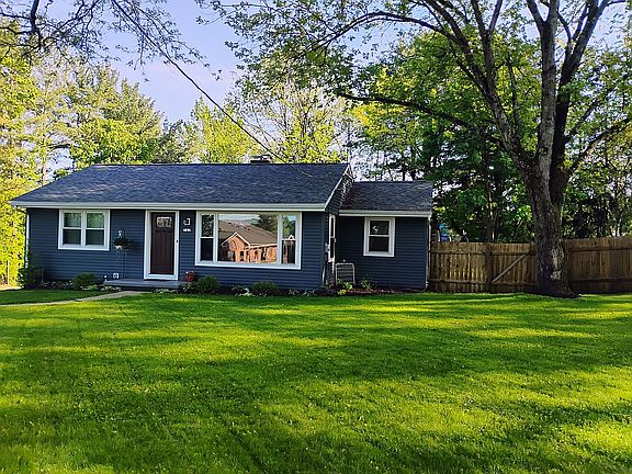 2nd image of 757 Ridgewood Dr