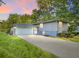 921 Swartmore Ct, Schaumburg, IL 60193