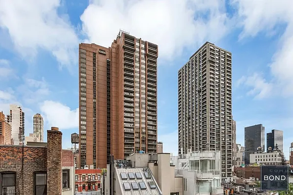 Sold by Bond New York | media 7