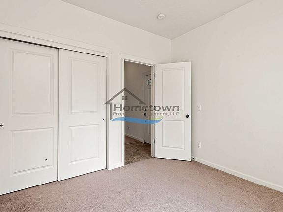 4th image of 7846 N Hilliard Ct